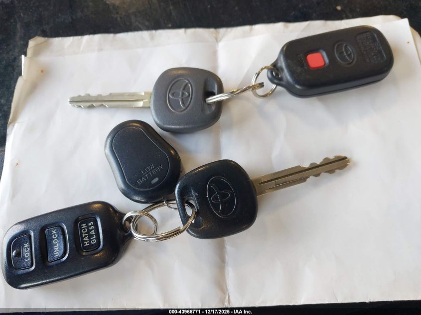 2008 Toyota Matrix Xr VIN: 2T1KR32EX8C711246 Lot: 43966771