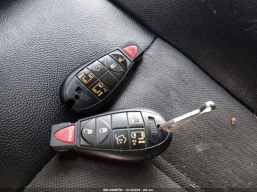 2014 Chrysler Town & Country S VIN: 2C4RC1HG4ER364215 Lot: 43966790