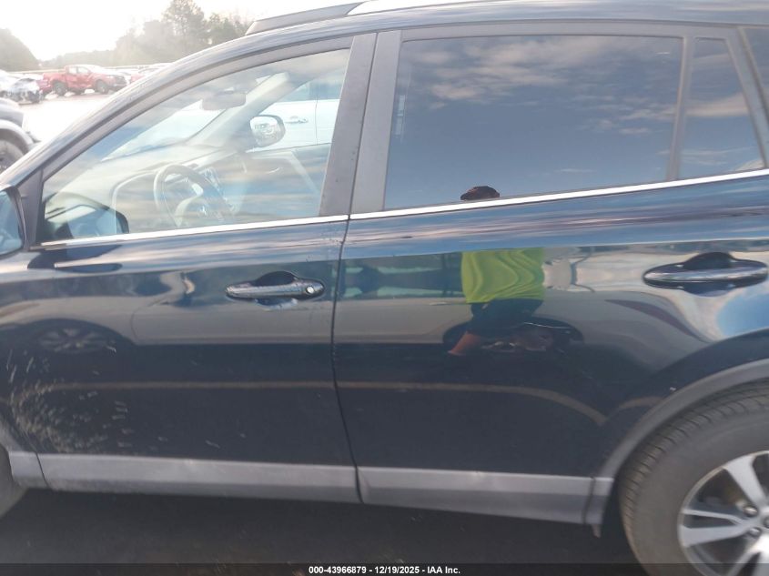 2017 Toyota Rav4 Xle VIN: 2T3WFREV0HW393989 Lot: 43966879