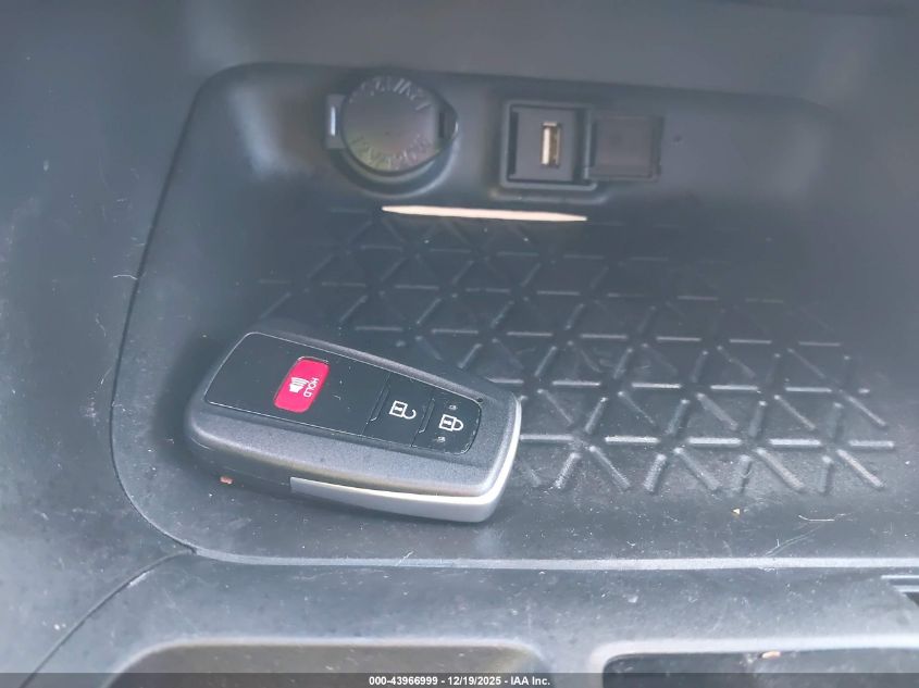 2020 Toyota Rav4 Xle VIN: 2T3P1RFV7LW101166 Lot: 43966999