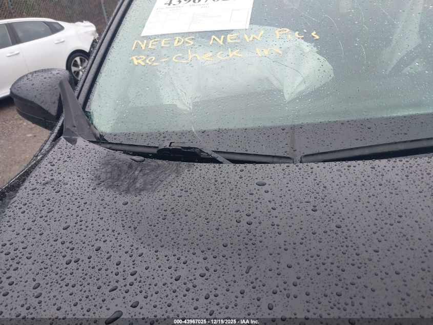 2018 Toyota Rav4 Le VIN: 2T3BFREV5JW810950 Lot: 43967025