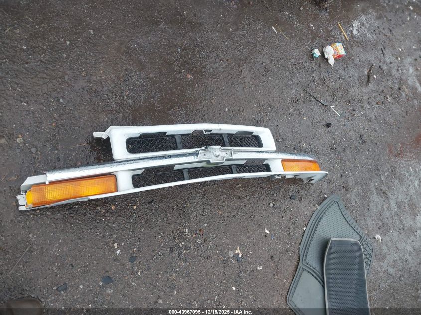 2002 Chevrolet Blazer Ls VIN: 1GNCS13W22K130101 Lot: 43967095