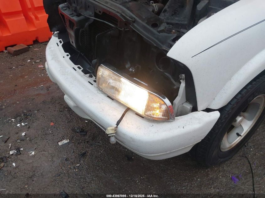 2002 Chevrolet Blazer Ls VIN: 1GNCS13W22K130101 Lot: 43967095