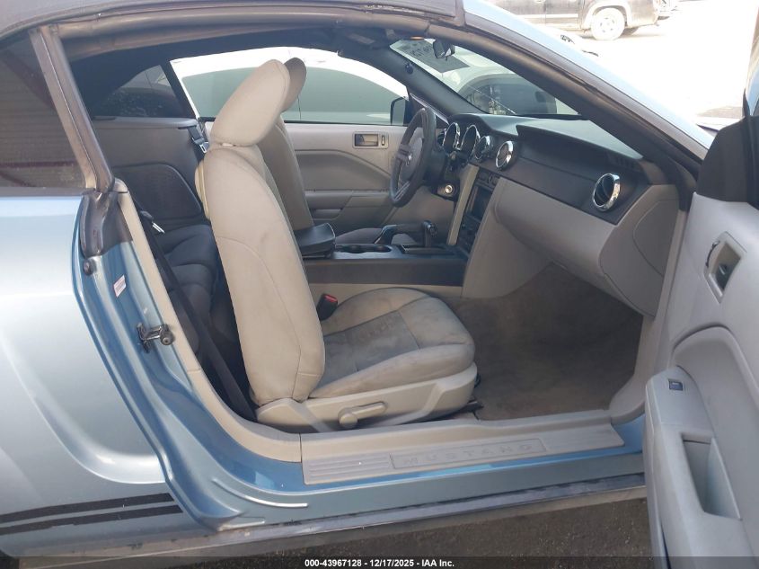 2007 Ford Mustang V6 Deluxe/V6 Premium VIN: 1ZVFT84N175272959 Lot: 43967128