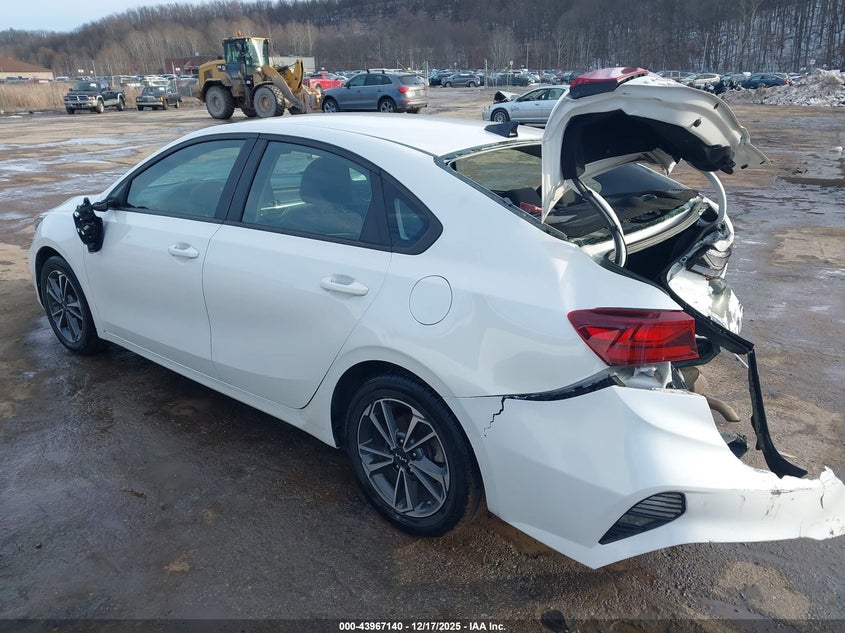 VIN 3KPF24AD4NE428083 2022 KIA FORTE LXS