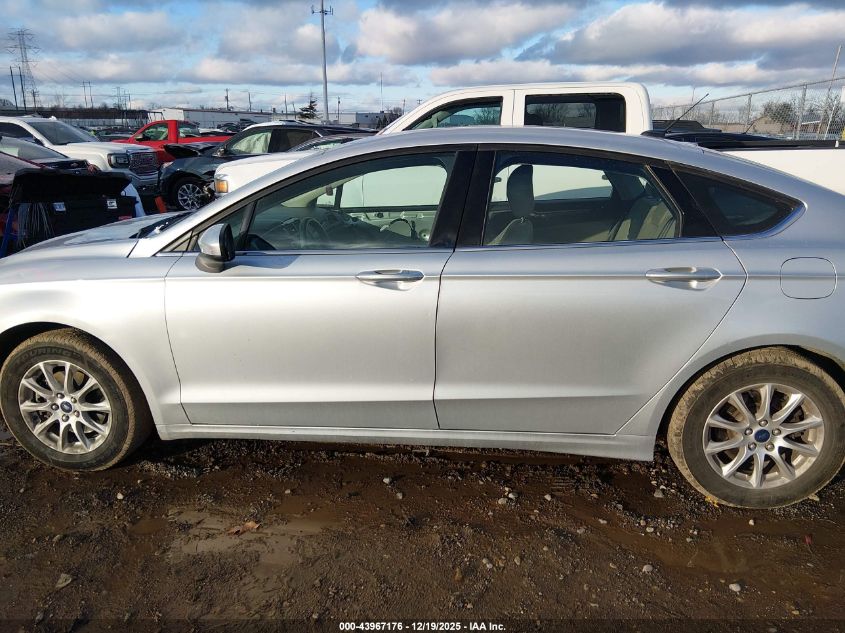 2017 Ford Fusion S VIN: 3FA6P0G75HR300997 Lot: 43967176