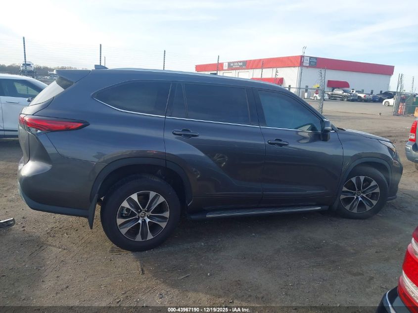 2022 Toyota Highlander Xle VIN: 5TDGZRBH9NS235657 Lot: 43967190