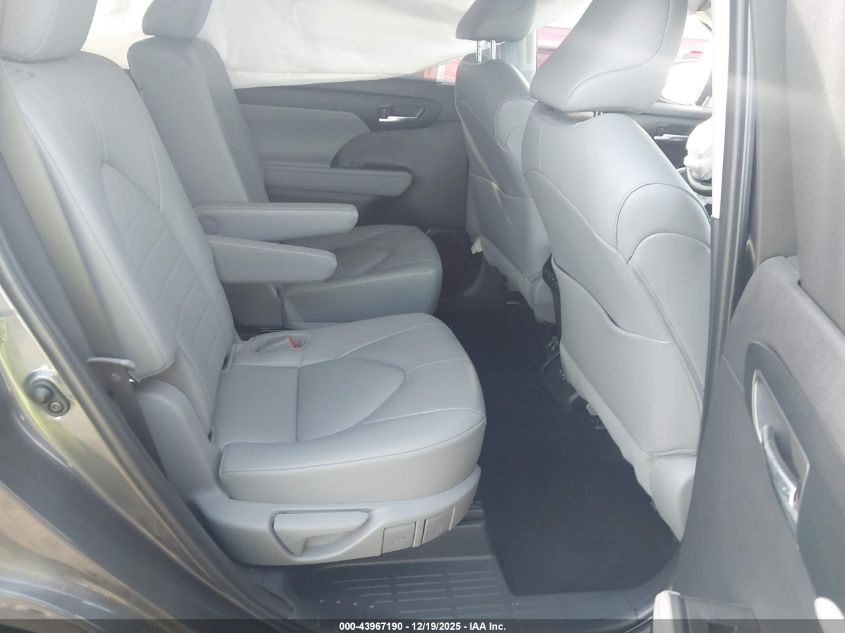 2022 Toyota Highlander Xle VIN: 5TDGZRBH9NS235657 Lot: 43967190