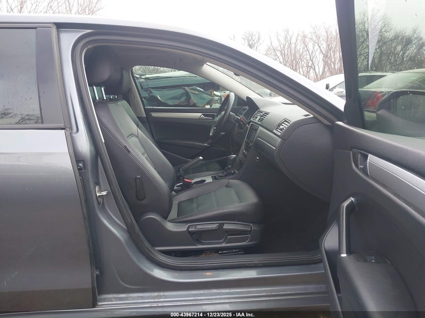 2019 Volkswagen Passat 2.0T Wolfsburg Edition