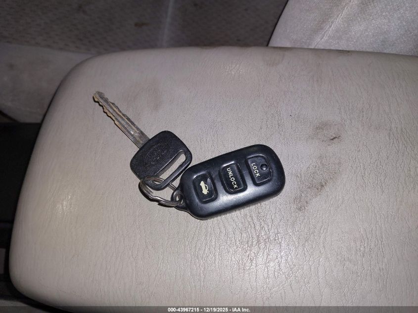 2003 Toyota Camry Le VIN: 4T1BE32K63U722351 Lot: 43967215