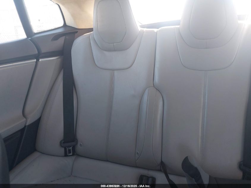 2016 Tesla Model S 60/70/75/85 VIN: 5YJSA1E14GF133952 Lot: 43967221