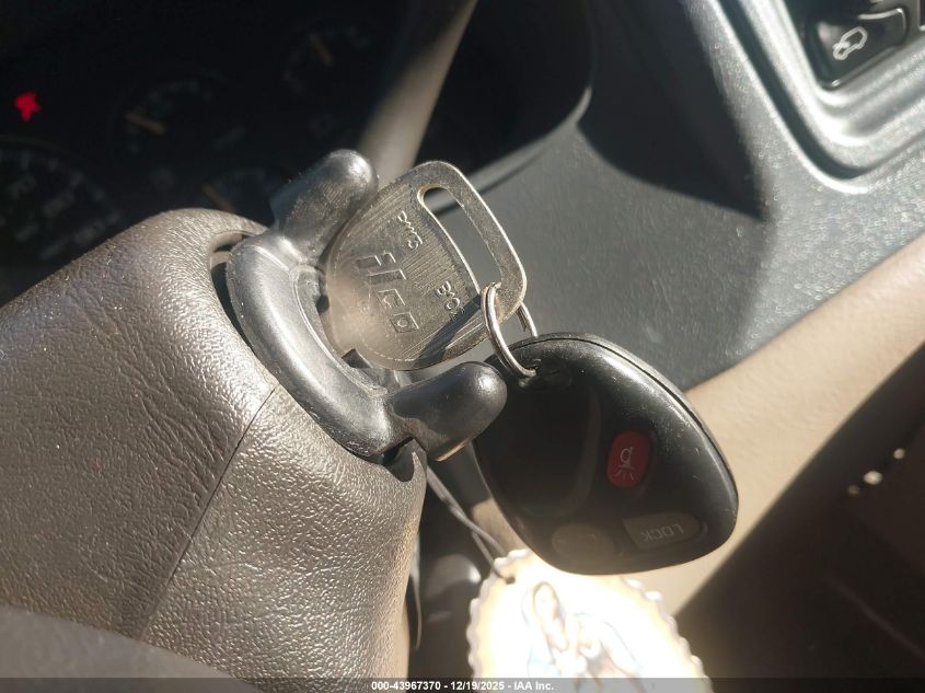 2000 Chevrolet Silverado 1500 Ls VIN: 1GCEC14T1YZ209486 Lot: 43967370