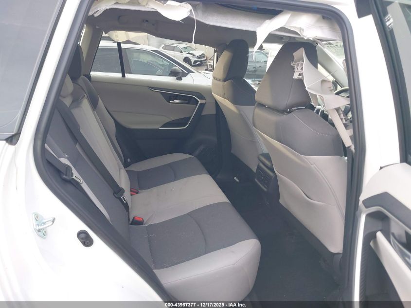 2024 Toyota Rav4 Xle VIN: 2T3W1RFV0RW360702 Lot: 43967377