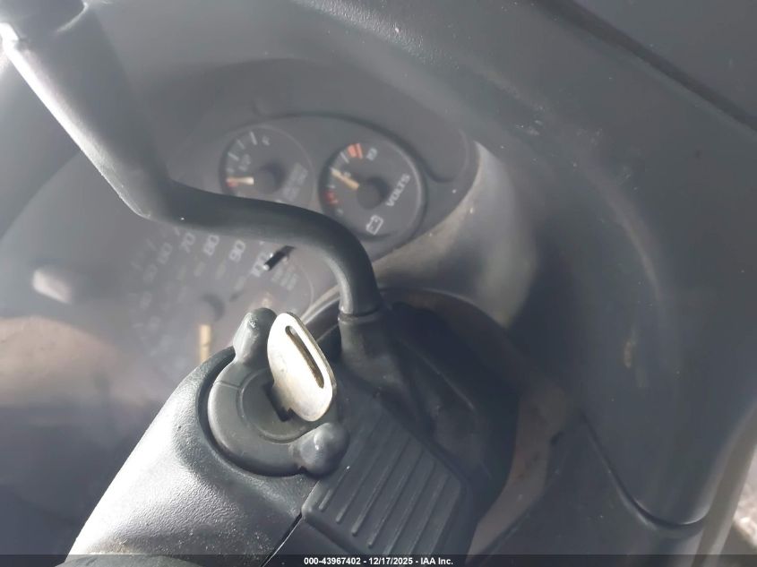 2000 Chevrolet Express VIN: 1GCHG39R2Y1218111 Lot: 43967402