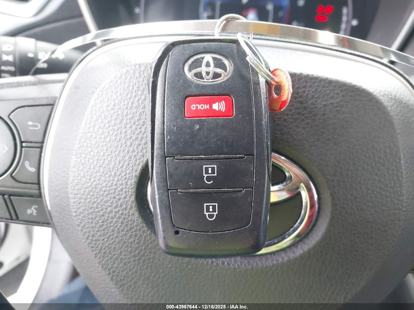 2023 Toyota Corolla Cross Xle VIN: 7MUEAABG2PV057820 Lot: 43967644