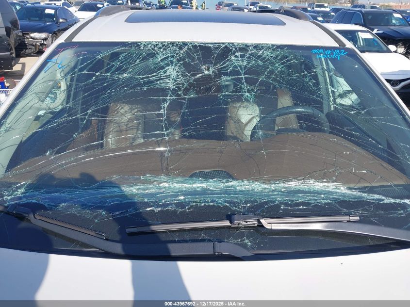 2017 Chrysler Pacifica Limited VIN: 2C4RC1GG7HR564690 Lot: 43967692