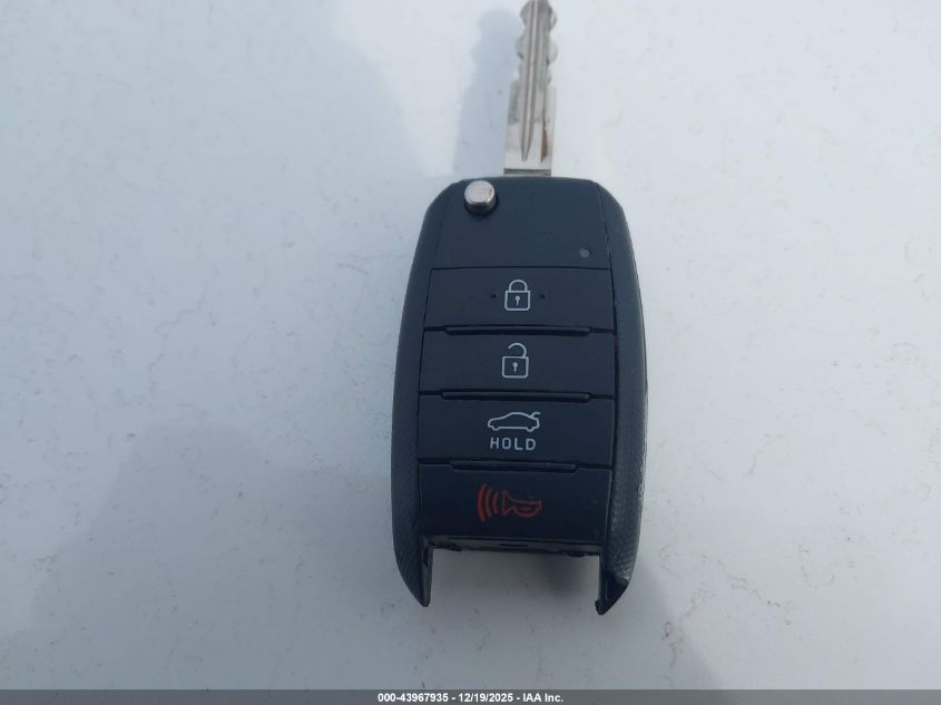 2017 Kia Forte Ex VIN: 3KPFN4A8XHE104912 Lot: 43967935