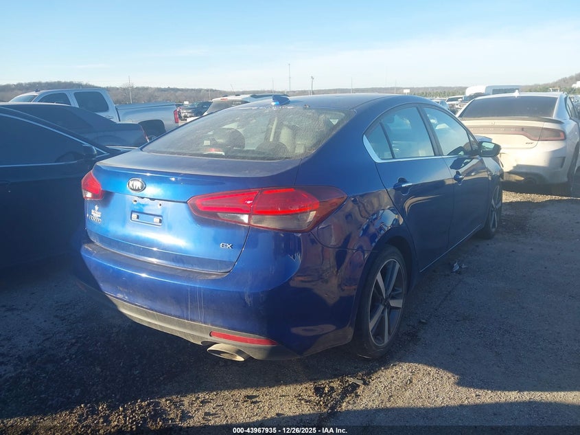 2017 KIA FORTE auction photo 4