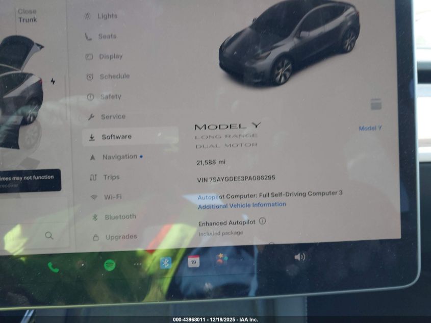 2023 Tesla Model Y Awd/Long Range Dual Motor All-Wheel Drive VIN: 7SAYGDEE3PA086295 Lot: 43968011