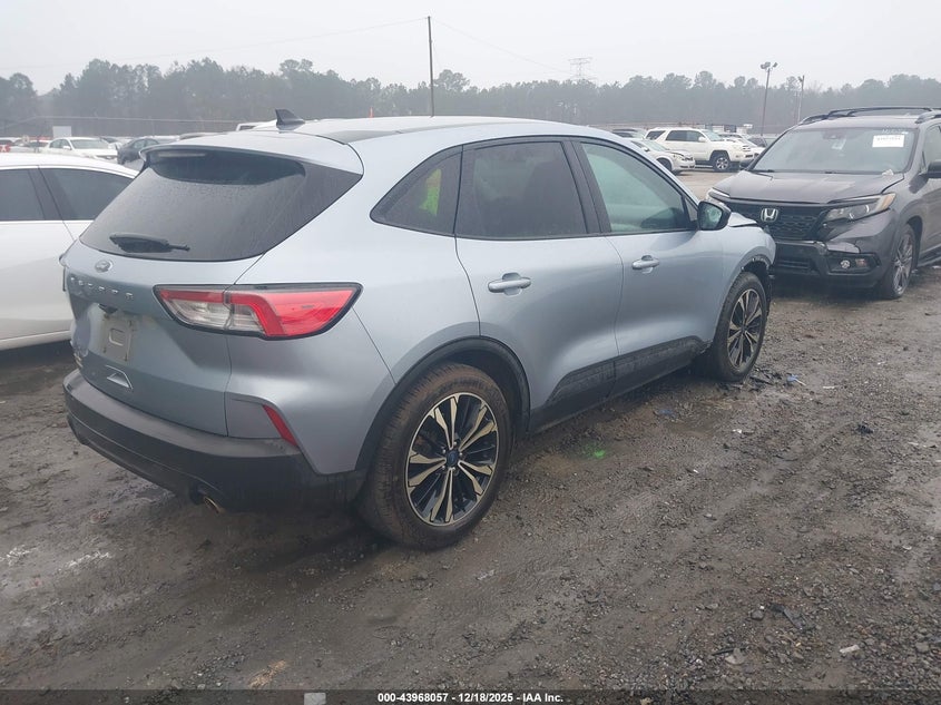 2022 Ford Escape Se