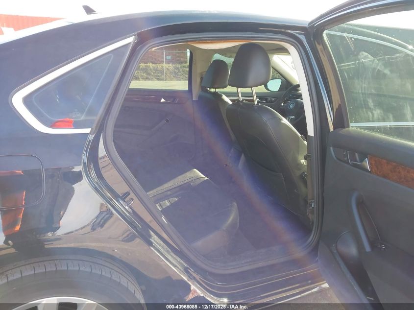 2012 Volkswagen Passat 2.5L Sel VIN: 1VWCH7A35CC052747 Lot: 43968085