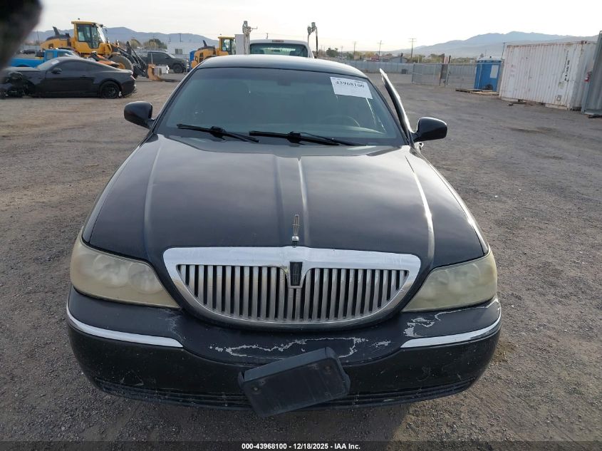 2005 Lincoln Town Car Executive L VIN: 1LNHM84W05Y667093 Lot: 43968100