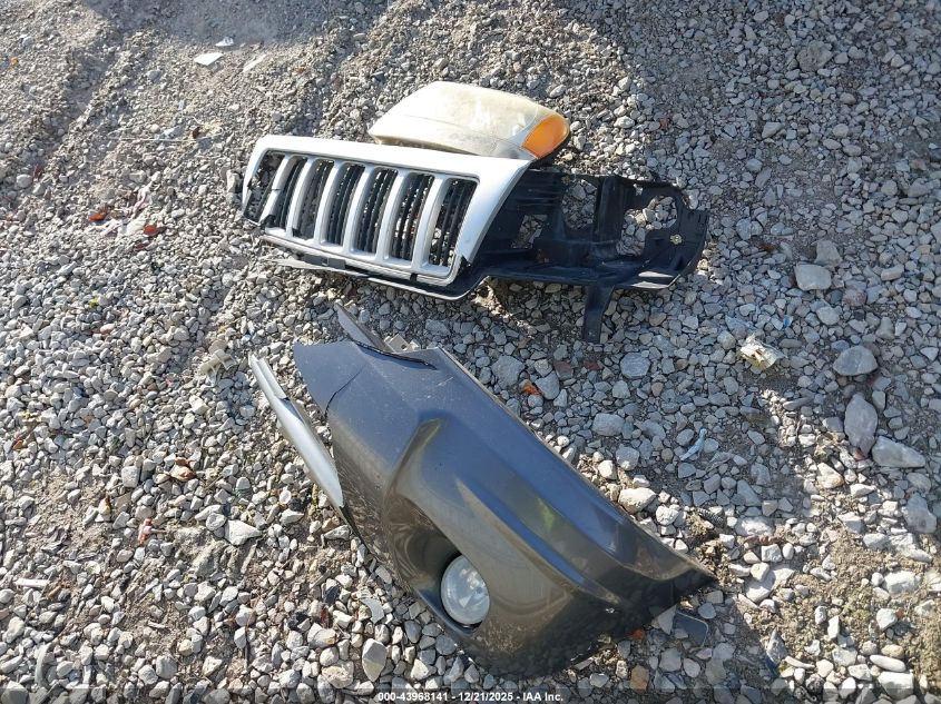 2004 Jeep Grand Cherokee Laredo VIN: 1J4GX48S74C300981 Lot: 43968141