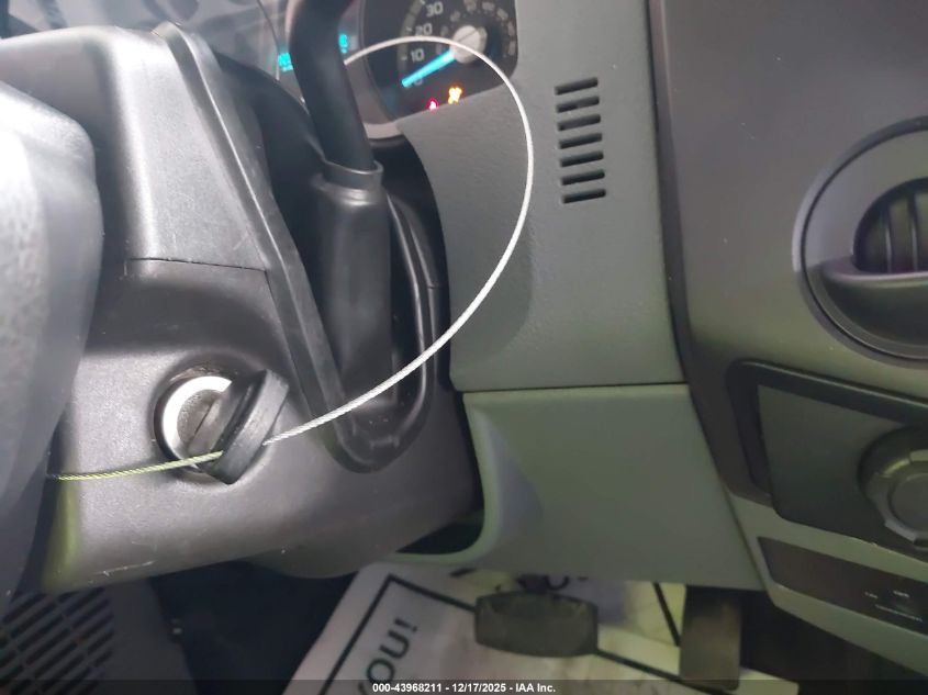 2011 Ford F-350 Chassis Xl VIN: 1FDRF3G69BEB82512 Lot: 43968211