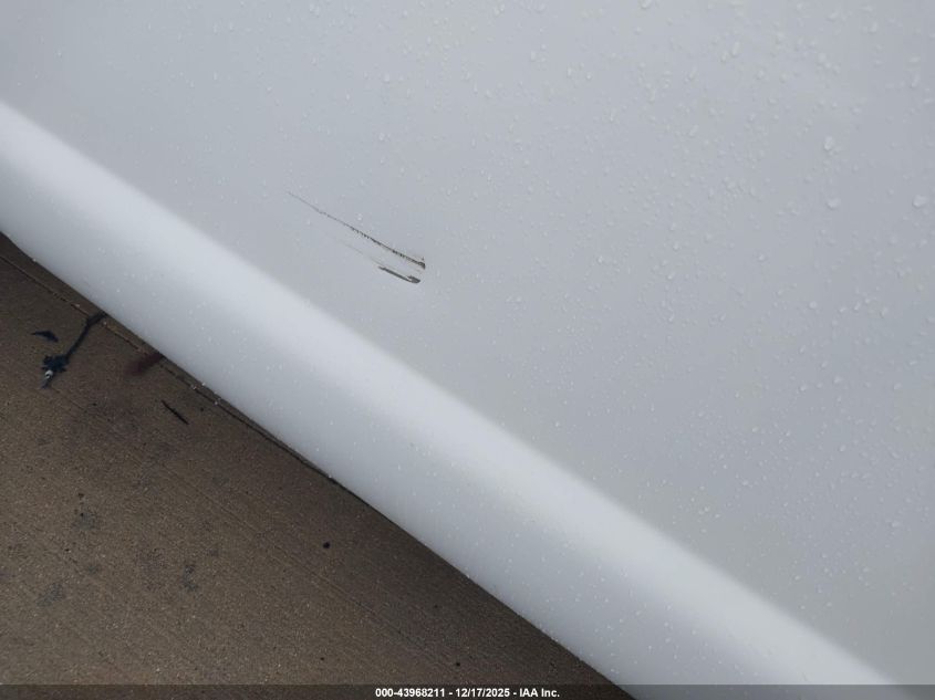 2011 Ford F-350 Chassis Xl VIN: 1FDRF3G69BEB82512 Lot: 43968211