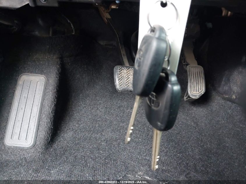 2018 Toyota Rav4 Xle VIN: 2T3RFREV8JW793463 Lot: 43968213