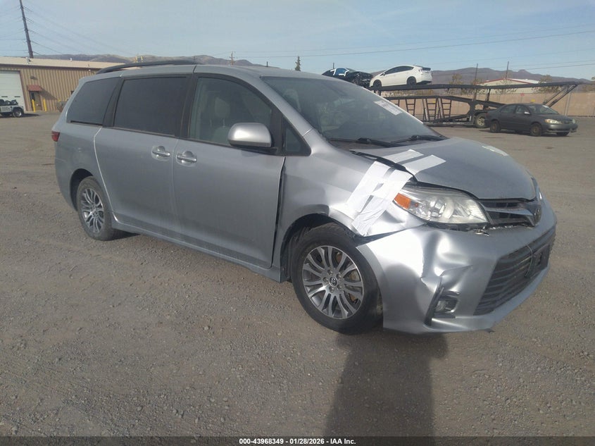 5TDYZ3DC2KS987392 2019 Toyota Sienna Xle 8 Passenger auction photo 1