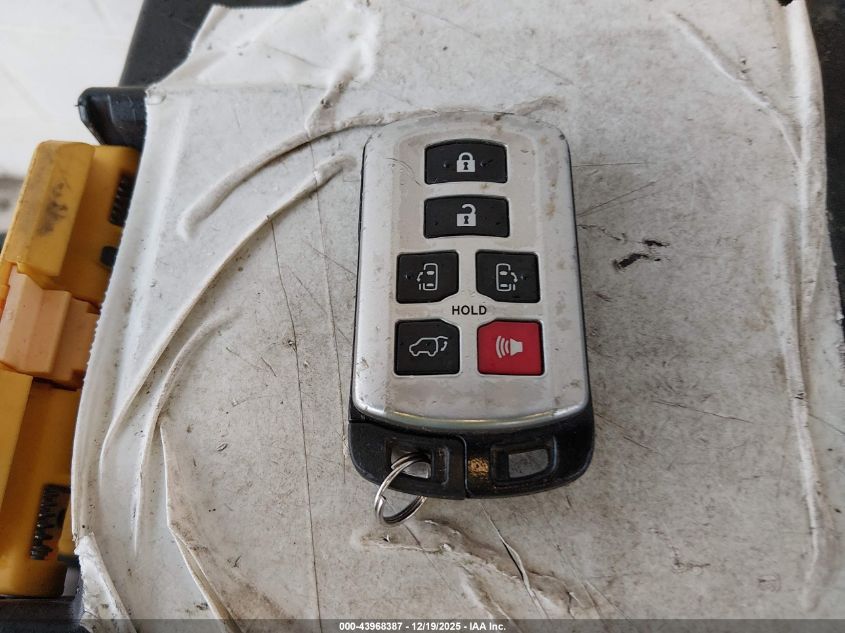 2015 Toyota Sienna Xle 7 Passenger VIN: 5TDDK3DC4FS126725 Lot: 43968387