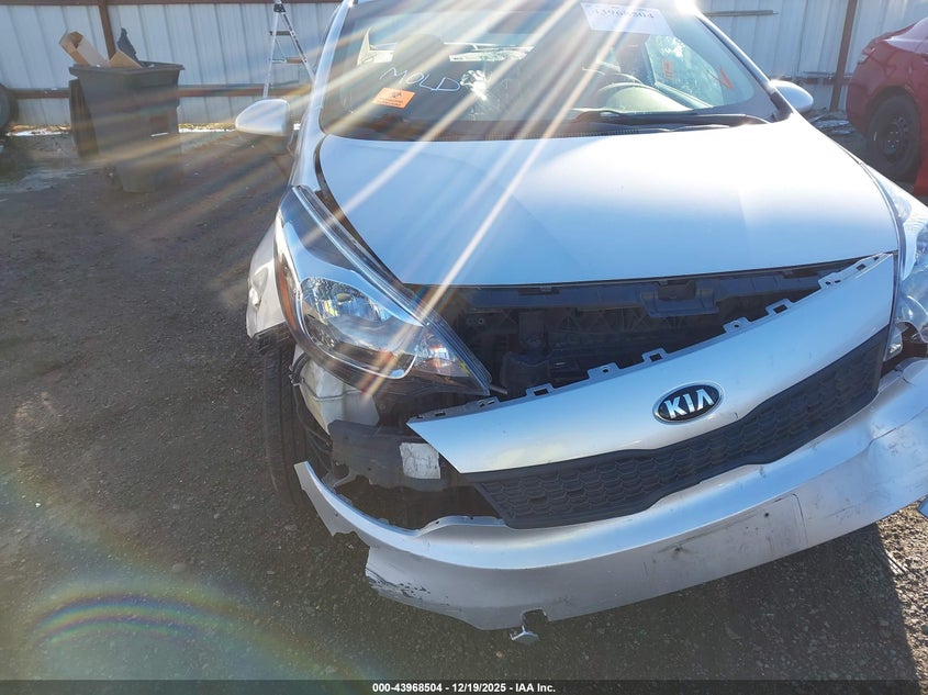 2016 KIA RIO auction photo 6