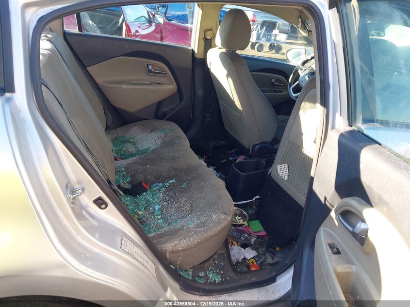 2016 KIA RIO auction photo 8