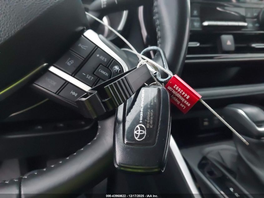 2022 Toyota Highlander Xle VIN: 5TDGZRBH3NS247271 Lot: 43968622