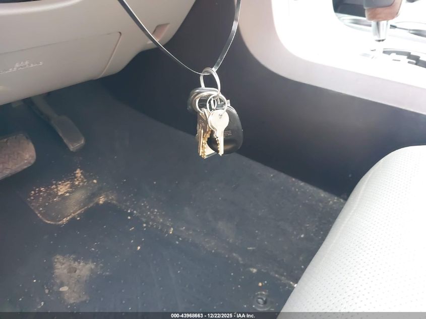 2013 Toyota Tundra Platinum 5.7L V8 VIN: 5TFHW5F17DX318242 Lot: 43968663