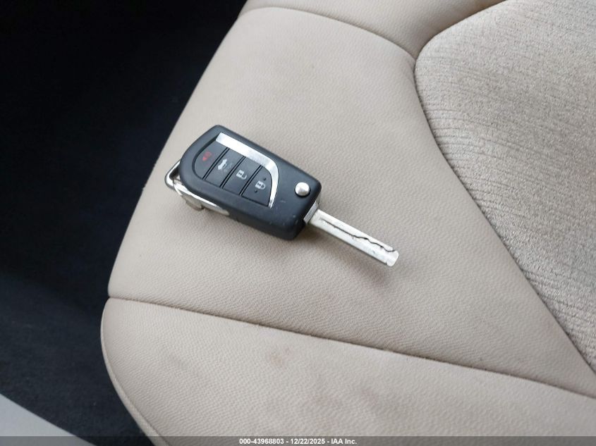 2019 Toyota Camry Le VIN: 4T1B11HK9KU832879 Lot: 43968803