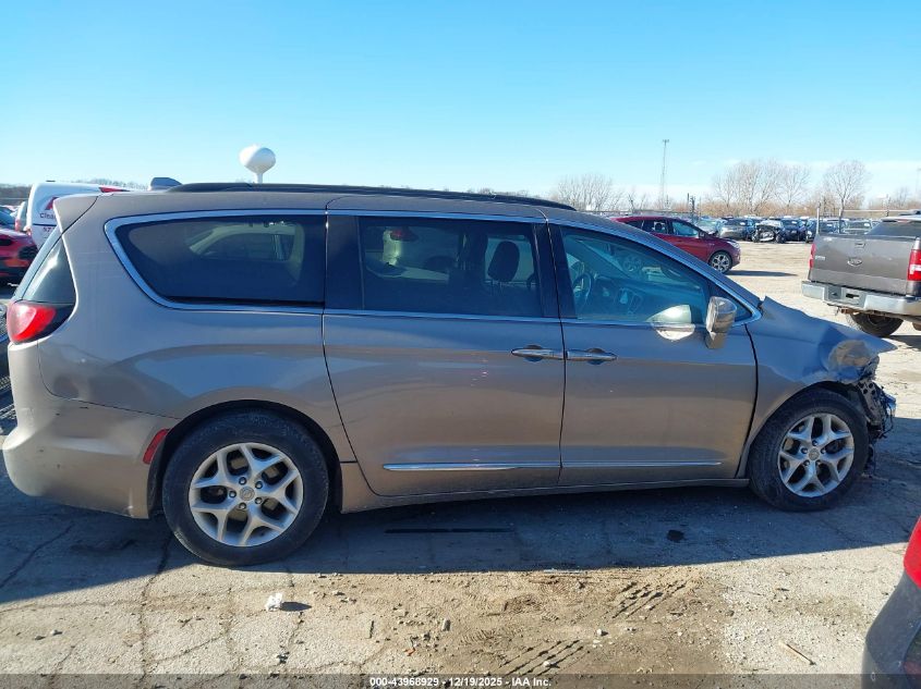 2017 Chrysler Pacifica Touring-L VIN: 2C4RC1BG7HR551722 Lot: 43968929