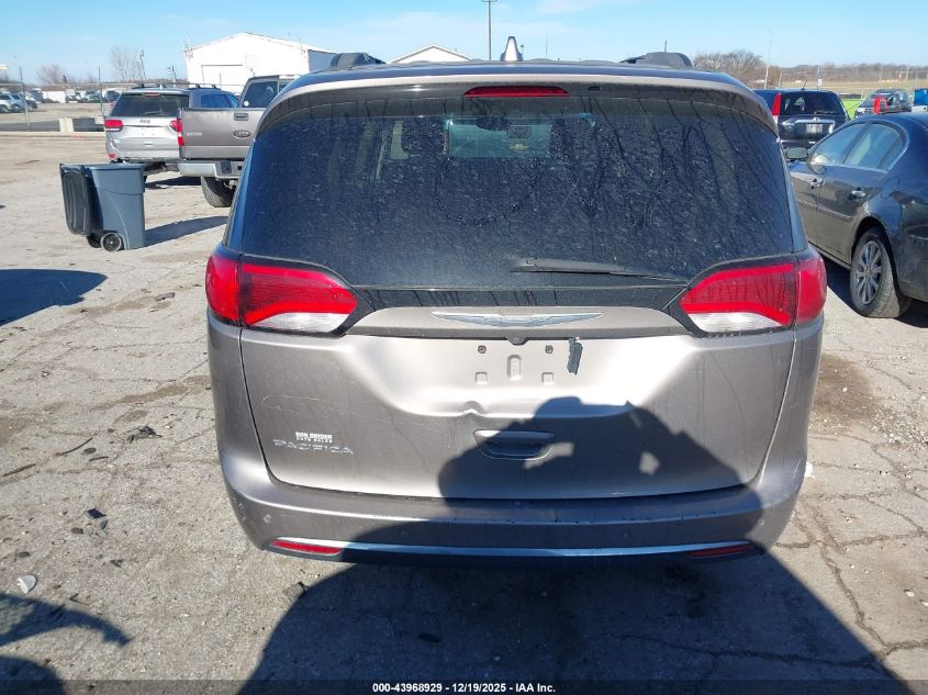 2017 Chrysler Pacifica Touring-L VIN: 2C4RC1BG7HR551722 Lot: 43968929