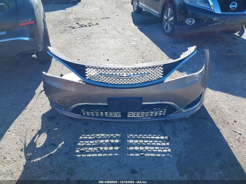 2017 Chrysler Pacifica Touring-L VIN: 2C4RC1BG7HR551722 Lot: 43968929