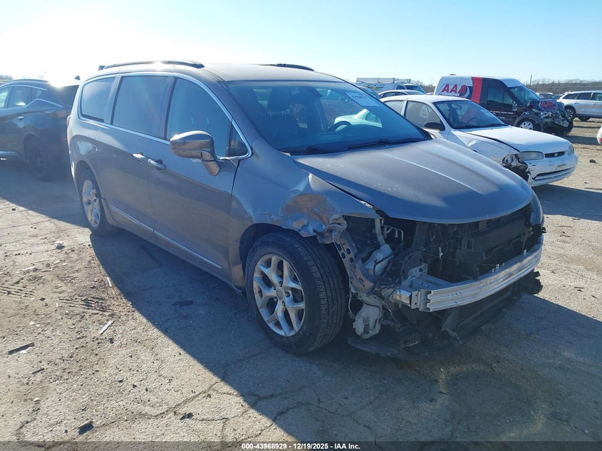 2017 Chrysler Pacifica Touring-L