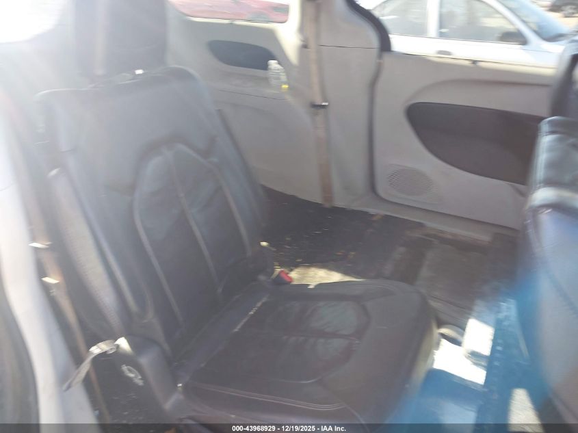 2017 Chrysler Pacifica Touring-L VIN: 2C4RC1BG7HR551722 Lot: 43968929