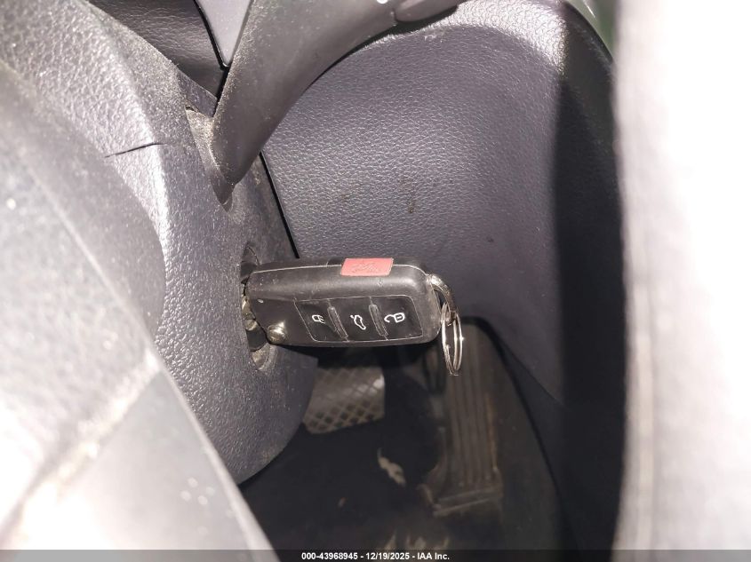 2013 Volkswagen Passat 2.5L S VIN: 1VWAP7A38DC096172 Lot: 43968945