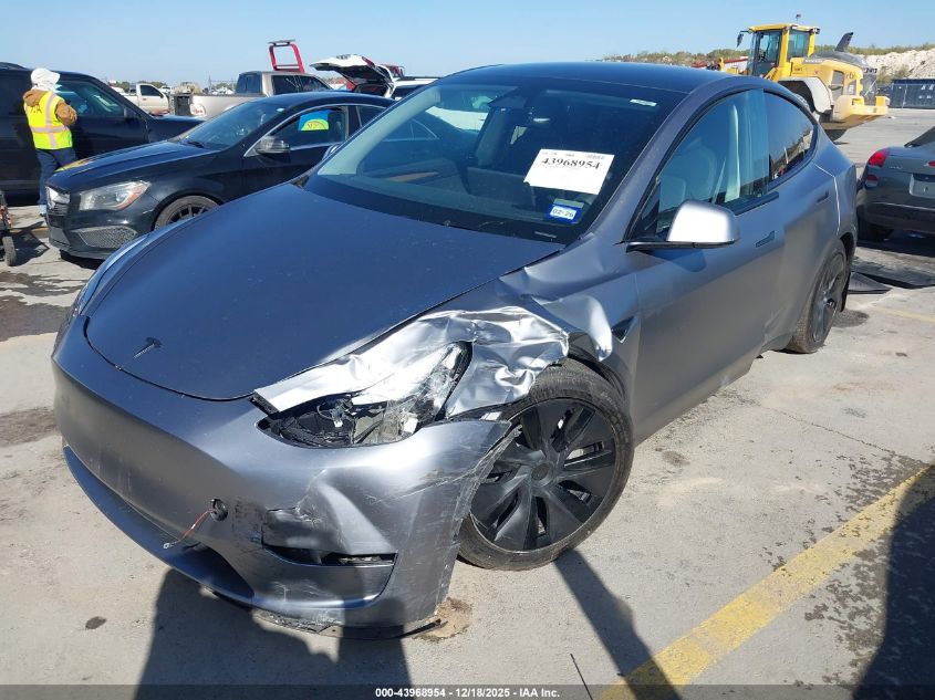 2025 Tesla Model Y Long Range Dual Motor Rear-Wheel Drive VIN: 7SAYGDED9SF319678 Lot: 43968954