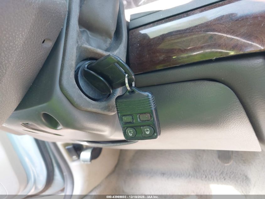 2008 Mercury Grand Marquis Gs VIN: 2MEFM74V18X631669 Lot: 43969003