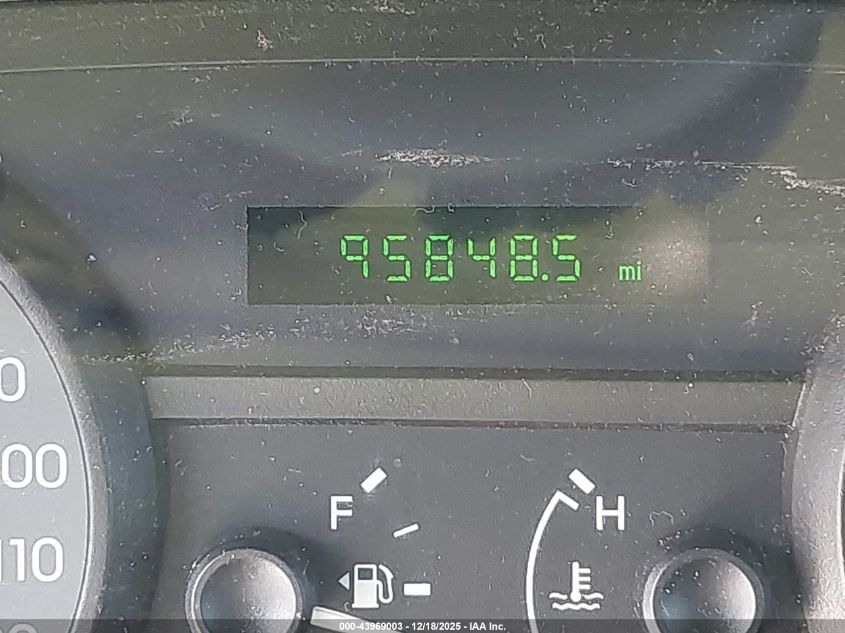 2008 Mercury Grand Marquis Gs VIN: 2MEFM74V18X631669 Lot: 43969003