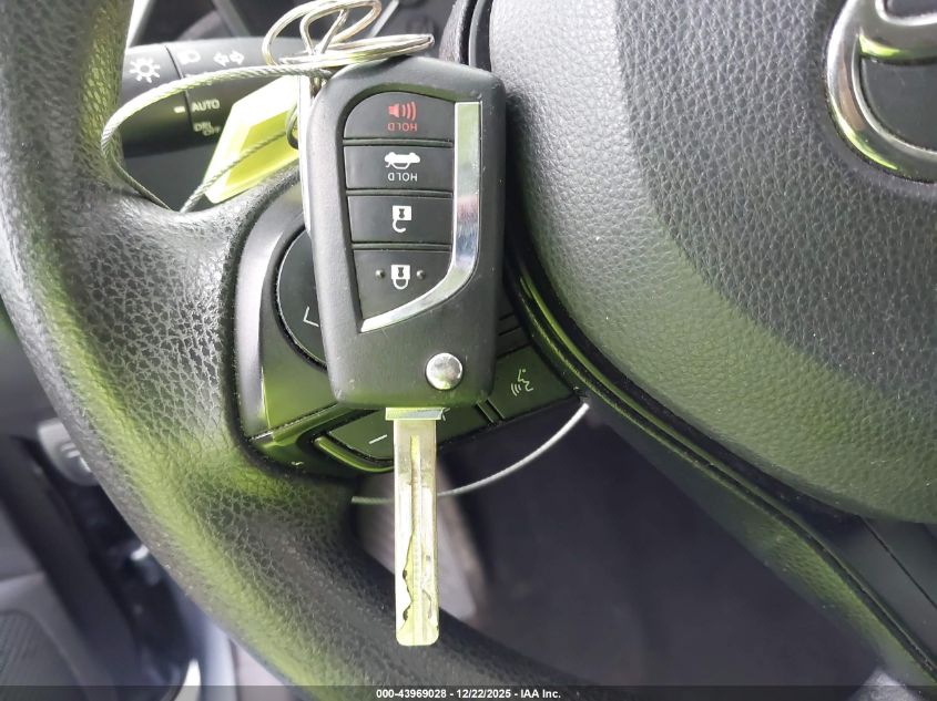 2022 Toyota Corolla Le VIN: JTDEPMAEXNJ209573 Lot: 43969028