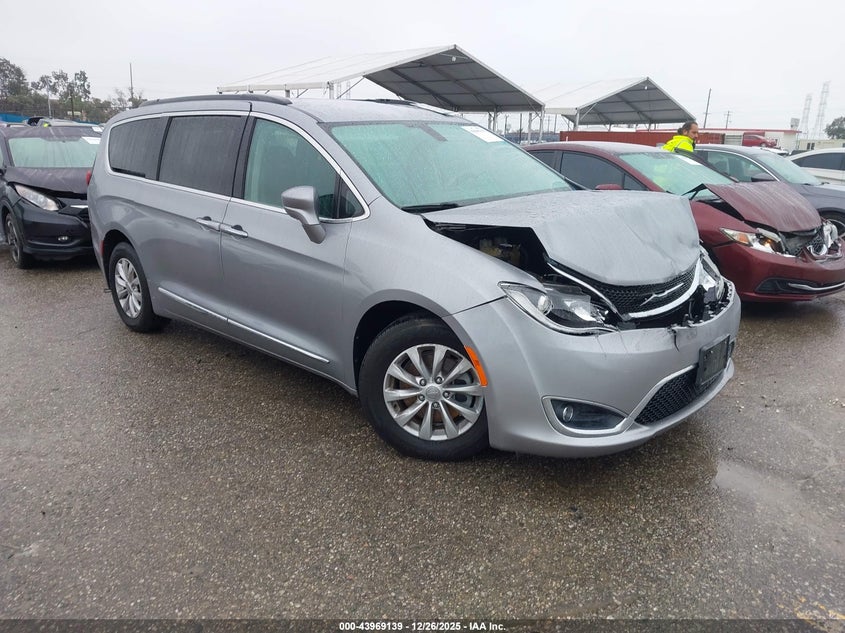 CHRYSLER PACIFICA TOURING-L