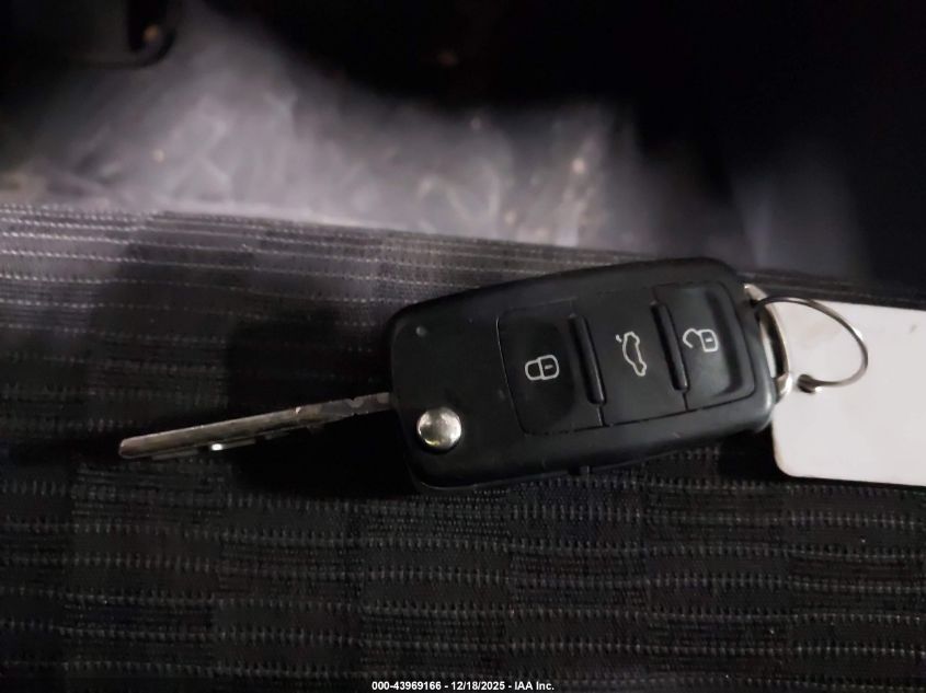 2013 Volkswagen Tiguan S VIN: WVGBV7AX5DW508090 Lot: 43969166