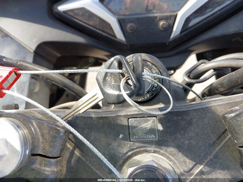 2012 Honda Cbr250 R VIN: MLHMC4107C5205074 Lot: 43969184